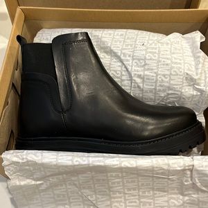 Steve Madden Moira black leather boots/new in box